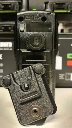 Sepura-body-clip-en-stud